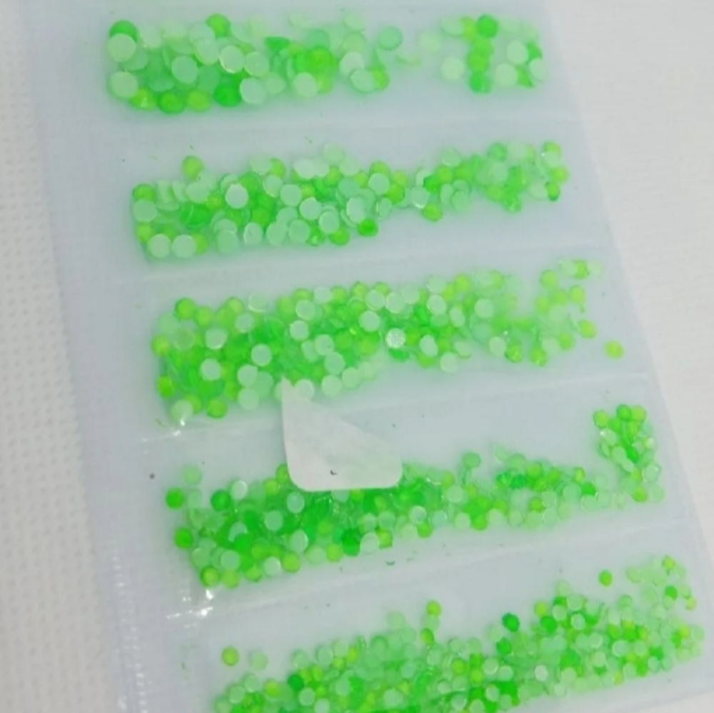 Nail gems